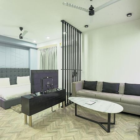 Bedchambers Serviced Apartments - Cyber City 古尔冈 外观 照片