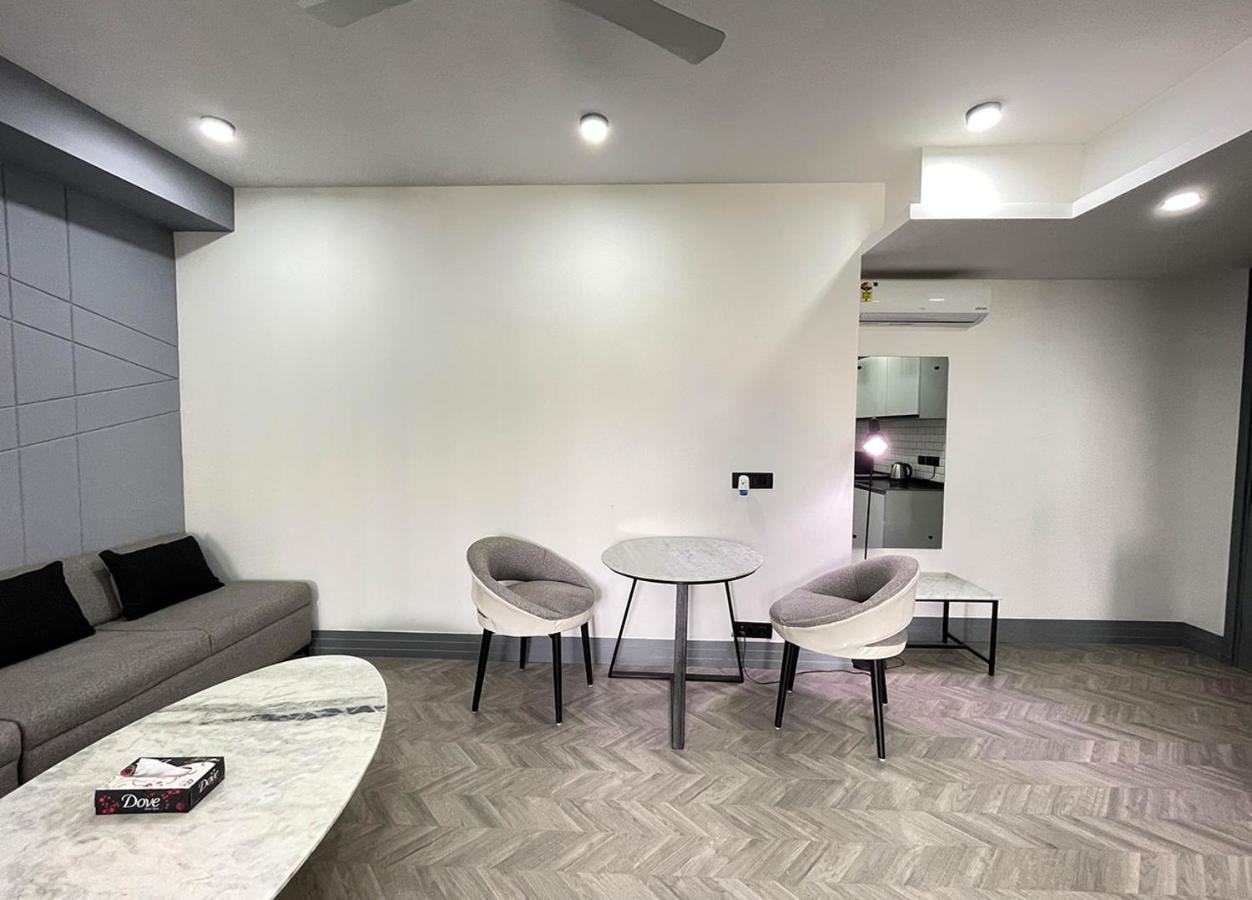 Bedchambers Serviced Apartments - Cyber City 古尔冈 外观 照片