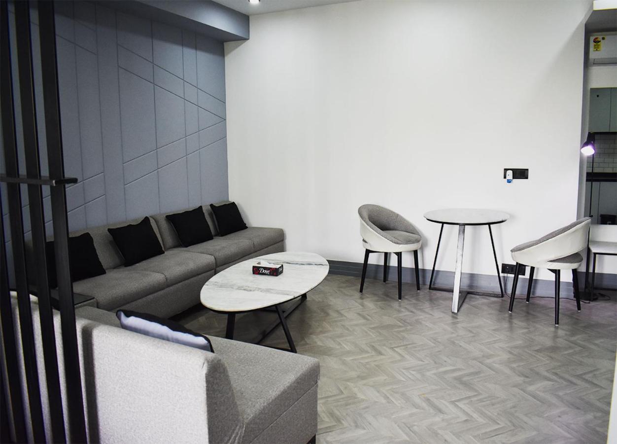 Bedchambers Serviced Apartments - Cyber City 古尔冈 外观 照片