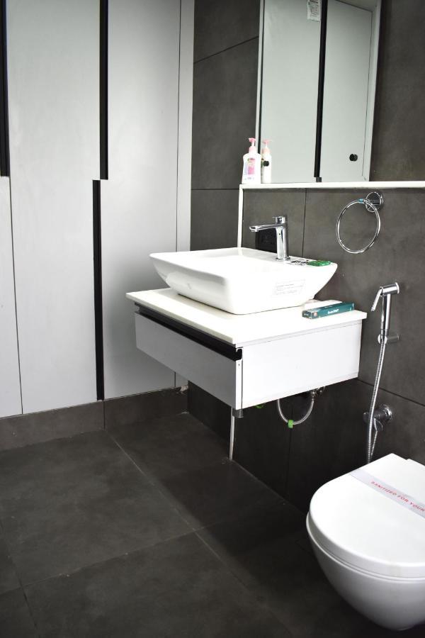 Bedchambers Serviced Apartments - Cyber City 古尔冈 外观 照片