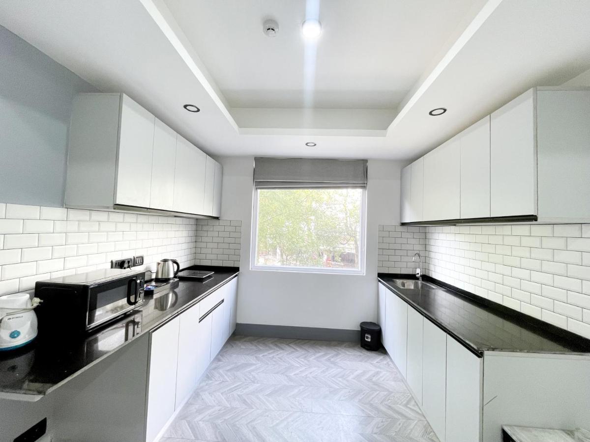 Bedchambers Serviced Apartments - Cyber City 古尔冈 外观 照片