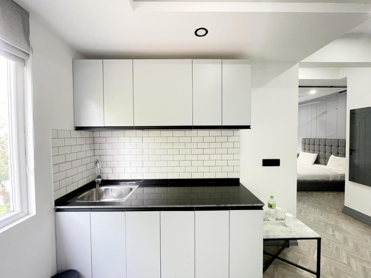 Bedchambers Serviced Apartments - Cyber City 古尔冈 外观 照片